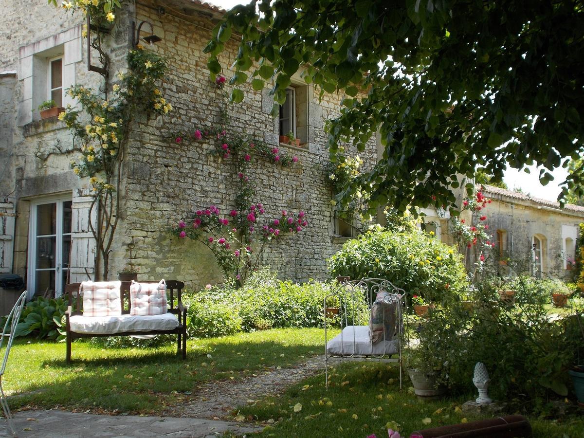 Bed and Breakfast A L'Antan - La Ferme D'Octave Saint-Hilaire-de-Villefranche Zewnętrze zdjęcie